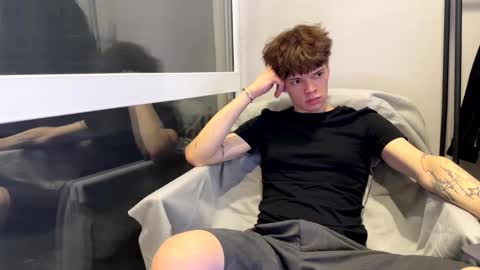 Snapshot of kevin_bucks chatting on 02-08-26, 12:52 Kevin online show from 02-08-26, 12:52