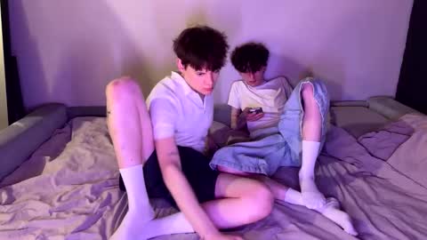 Snapshot of kevin_bucks chatting on 02-10-26, 01:15 Kevin online show from 02-10-26, 01:15