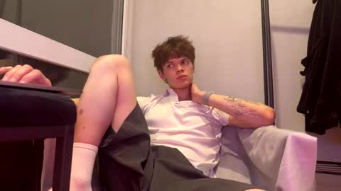 Snapshot of kevin_bucks chatting on 02-17-26, 02:35 Kevin online show from 02-17-26, 02:35