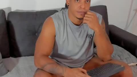 Snapshot of kevin_lance chatting on 05-11-26, 07:03 Kevin Lance online show from 05-11-26, 07:03
