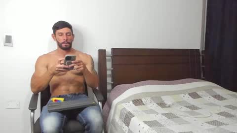 kevin_malone22 online show from 02-25-25, 03:42