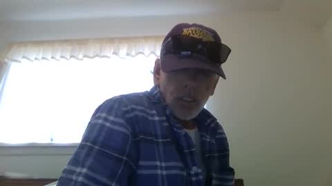 Snapshot of kevinj6969 chatting on 12-17-25, 05:08 kevinj6969 online show from 12-17-25, 05:08