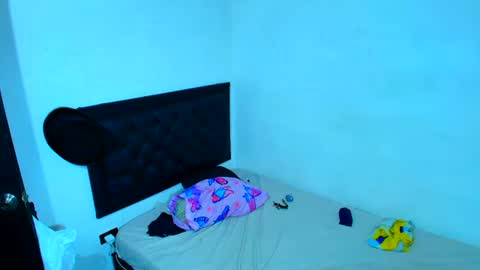 Snapshot of kevinkewma chatting on 07-13-26, 11:35 kevinkewma online show from 07-13-26, 11:35