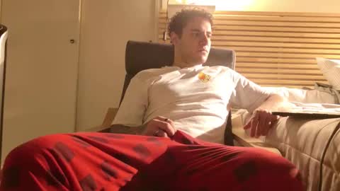 Snapshot of kevinwolf777 chatting on 12-03-25, 02:08 Kevin online show from 12-03-25, 02:08