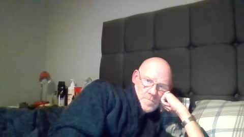 Snapshot of kevlooking4sez chatting on 11-29-25, 12:35 kevlooking4sez online show from 11-29-25, 12:35