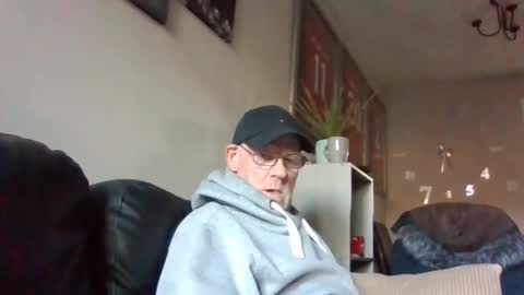 kevlooking4sez online show from 04-11-26, 05:28