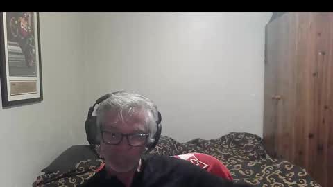 kevwestunder9696 online show from 10-26-25, 12:44