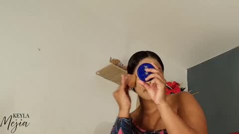 Snapshot of keyla_mejia chatting on 03-27-26, 12:05 Keyla online show from 03-27-26, 12:05