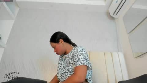 Snapshot of keyla_mejia chatting on 04-27-26, 12:03 Keyla online show from 04-27-26, 12:03