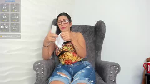 Snapshot of keyla_milf chatting on 03-06-25, 05:46 Keila Milf online show from 03-06-25, 05:46
