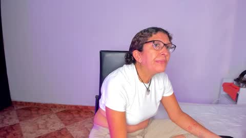 Snapshot of keyla_milf chatting on 12-02-25, 02:39 Keila Milf online show from 12-02-25, 02:39
