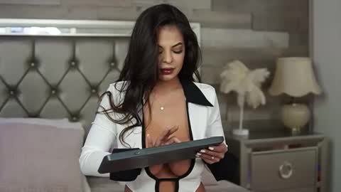 keylaconner online show from 02-01-25, 03:19