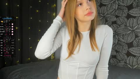 Hi Im Mary Glad to see you in my room  PVT is open online show from 01-19-25, 01:10
