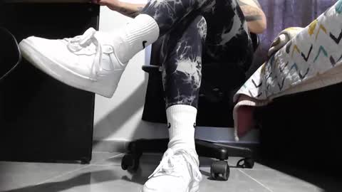     online show from 02-25-26, 06:39