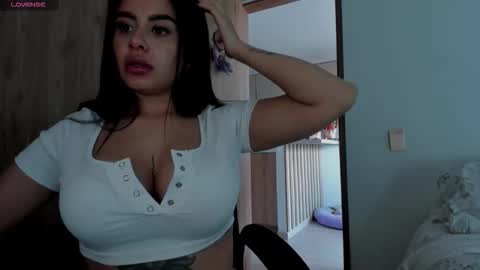 Snapshot of keyn_laurent_ chatting on 11-17-25, 07:08 Laura online show from 11-17-25, 07:08