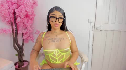 Snapshot of khelany_isyy chatting on 02-24-25, 09:09 Khelany Isyy online show from 02-24-25, 09:09