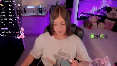 Snapshot of khionebesset chatting on 01-12-25, 01:16 Khi. online show from 01-12-25, 01:16