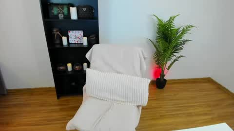 Snapshot of khloe_star chatting on 04-22-26, 03:57 Khloe online show from 04-22-26, 03:57