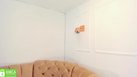 Snapshot of khloeblake chatting on 01-25-25, 10:51 Khloe online show from 01-25-25, 10:51