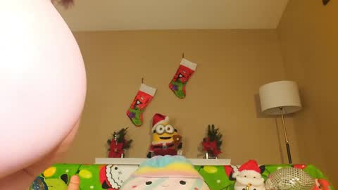 Snapshot of khloeexoxo chatting on 12-19-24, 04:56 Khloe online show from 12-19-24, 04:56