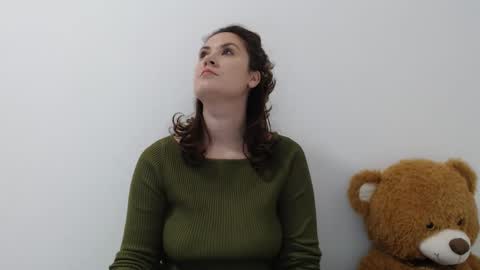 Sarah online show from 02-12-26, 06:03