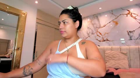 Snapshot of kiana_cream chatting on 04-23-26, 11:53 N M online show from 04-23-26, 11:53