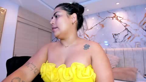 Snapshot of kiana_cream chatting on 05-14-26, 11:28 N M online show from 05-14-26, 11:28