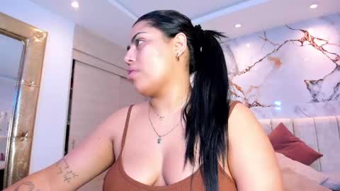 Snapshot of kiana_cream chatting on 06-06-26, 11:04 N M online show from 06-06-26, 11:04