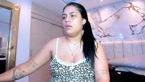 Snapshot of kiana_cream chatting on 06-06-26, 11:09 N M online show from 06-06-26, 11:09