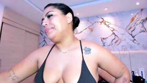 Snapshot of kiana_cream chatting on 06-27-26, 12:22 N M online show from 06-27-26, 12:22