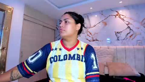 Snapshot of kiana_cream chatting on 07-08-26, 01:15 N M online show from 07-08-26, 01:15