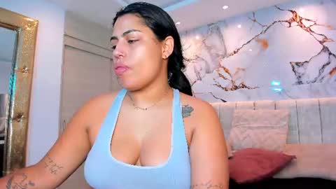 Snapshot of kiana_cream chatting on 07-11-26, 01:25 N M online show from 07-11-26, 01:25