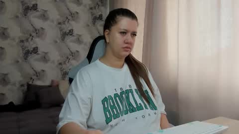 kianna_dior_ online show from 04-10-26, 08:30