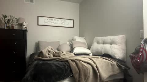 Snapshot of kiannaluv chatting on 09-09-25, 01:10 kiannaluv online show from 09-09-25, 01:10