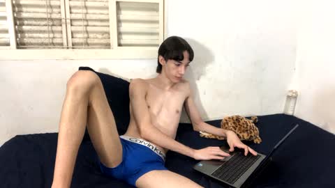 Snapshot of kiantwink chatting on 12-03-24, 07:22 kiantwink online show from 12-03-24, 07:22