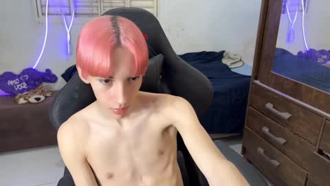 Snapshot of kiantwink chatting on 09-27-25, 10:48 kiantwink online show from 09-27-25, 10:48