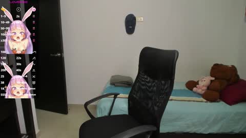 Evelyn online show from 02-01-25, 02:16