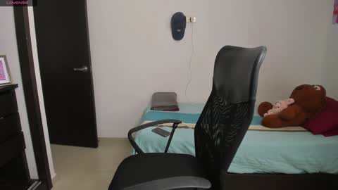 Evelyn online show from 02-01-25, 07:34