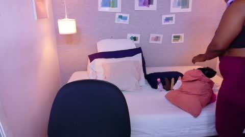 Snapshot of kiara_evanss chatting on 05-07-26, 12:27 Kiara online show from 05-07-26, 12:27