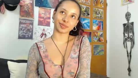 kiaralenon online show from 12-16-25, 01:21
