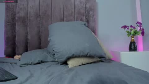 Snapshot of kiarasimons_ chatting on 01-11-25, 08:43 Sara Palacios online show from 01-11-25, 08:43