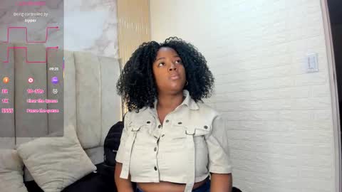 Snapshot of kiarazafira chatting on 09-13-25, 10:15 kiarazafira online show from 09-13-25, 10:15