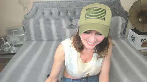 Snapshot of kiarose chatting on 01-29-25, 05:40 Kia Rose online show from 01-29-25, 05:40