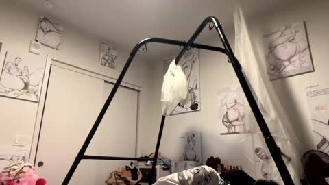 Snapshot of kibrombariu45 chatting on 12-28-24, 12:56 HunneysPlayRoom online show from 12-28-24, 12:56