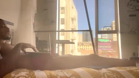 Snapshot of kibrombariu45 chatting on 12-30-24, 07:21 HunneysPlayRoom online show from 12-30-24, 07:21