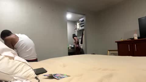 Snapshot of kibrombariu45 chatting on 02-17-25, 09:35 HunneysPlayRoom online show from 02-17-25, 09:35