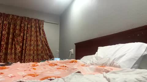 Snapshot of kibrombariu45 chatting on 09-22-25, 10:17 HunneysPlayRoom online show from 09-22-25, 10:17