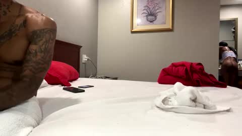 Snapshot of kibrombariu45 chatting on 11-04-25, 08:41 HunneysPlayRoom online show from 11-04-25, 08:41