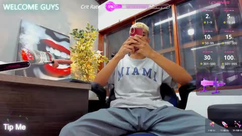 Snapshot of kieran_derek chatting on 01-20-25, 07:25 Kieran Derek online show from 01-20-25, 07:25