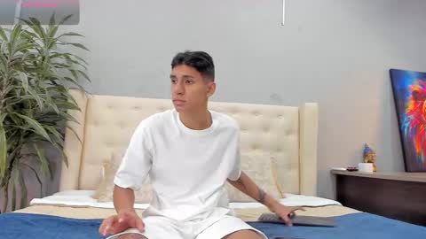 Snapshot of kieran_derek chatting on 10-04-25, 05:05 Kieran Derek online show from 10-04-25, 05:05